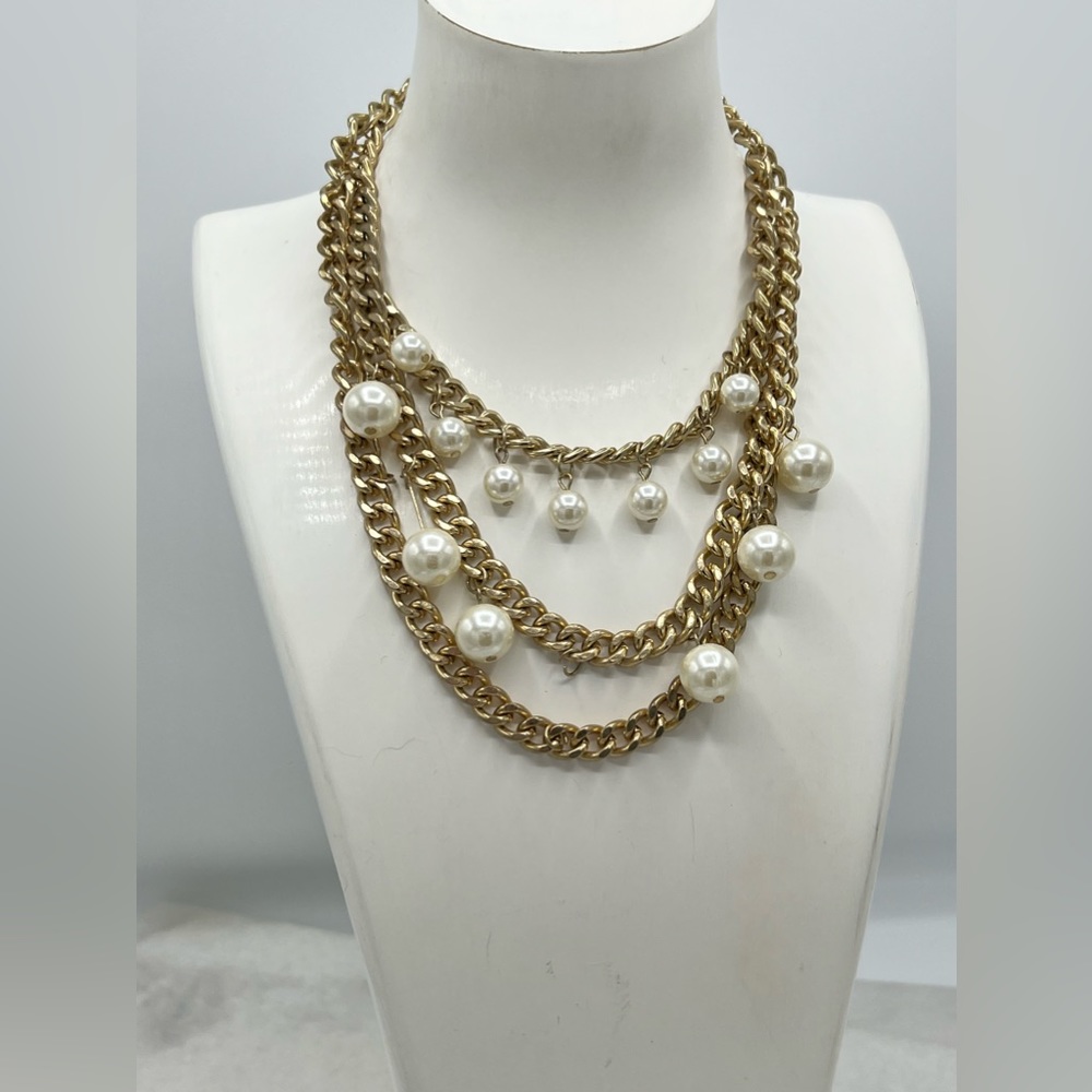 ✔️Gold Triple Chunky Chain Necklace with Various Sized Hanging Pearls - Picture 1 of 16